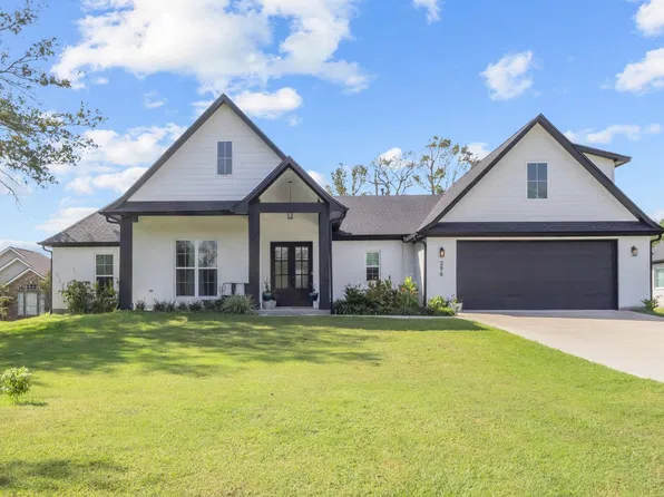 296 Stapper St, Bridge City, TX 77611