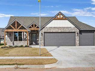 22775 E 107th St S, Broken Arrow, OK 74014