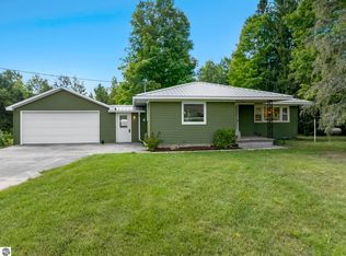 14331 Honor Hwy, Beulah, MI 49617