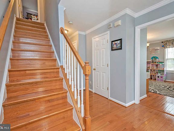 2nd image of 706 Glen Cove Dr