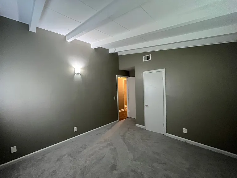 2503 Broadmoor Dr — Photo 16