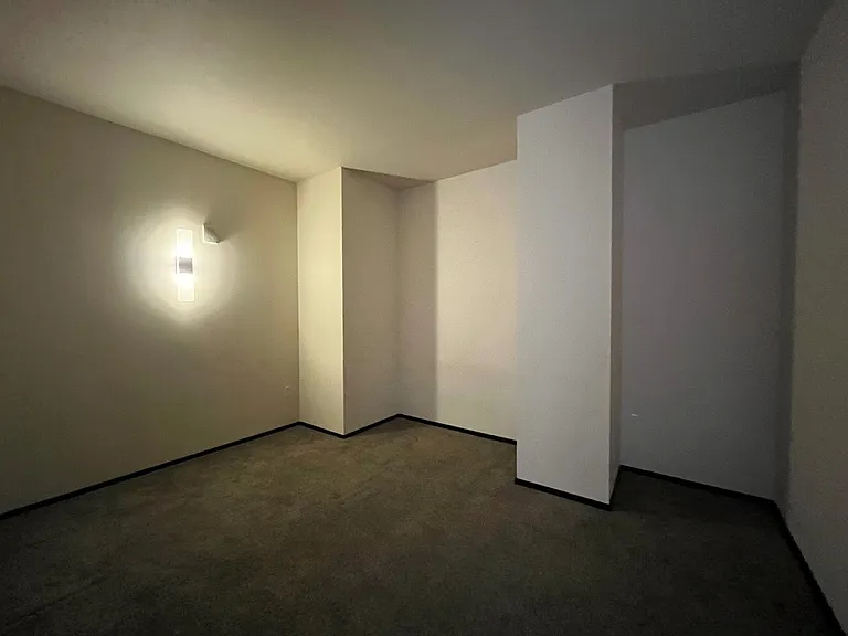 Galaxie High Rise Apartments — Photo 109