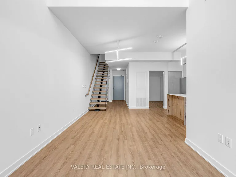 39 Niagara St #125 — Photo 8