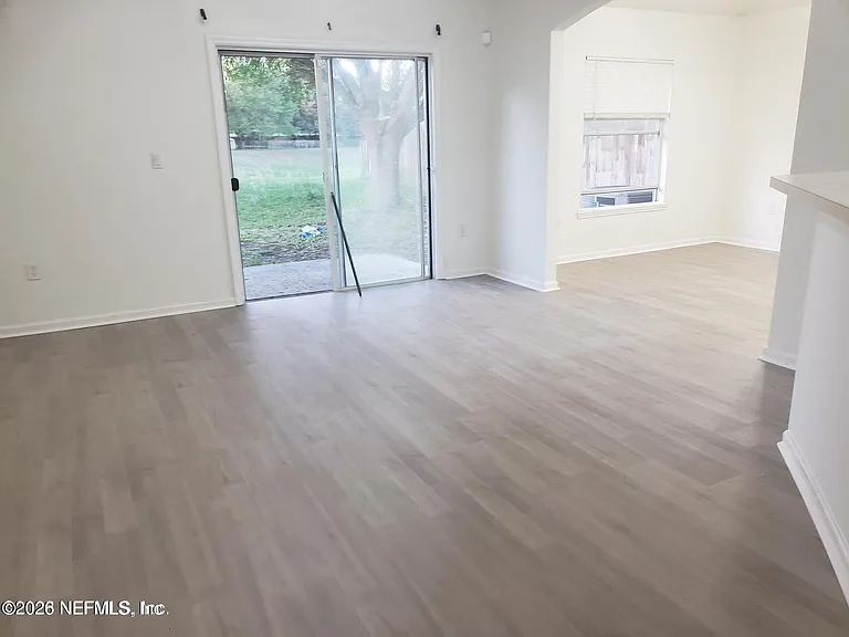 2506 Creekfront Dr — Photo 5