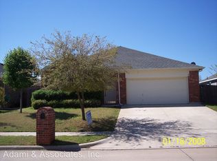 1512 Rancho Domingues Rd, Corinth, TX 76210