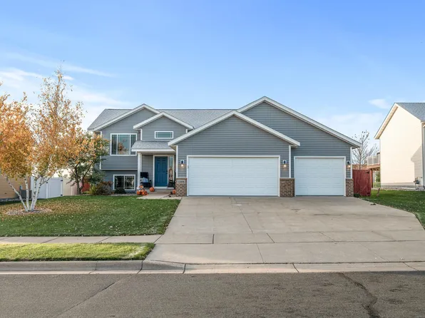 1204 4th St NW, New Prague, MN 56071