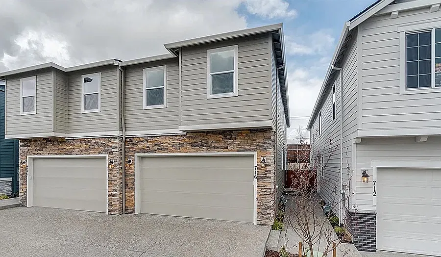 3 bed, 2.5 bath, 1760 sqft, $2,720 — Photo 1