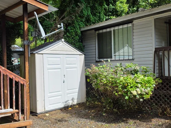 195 Carter St, Toledo, OR 97391