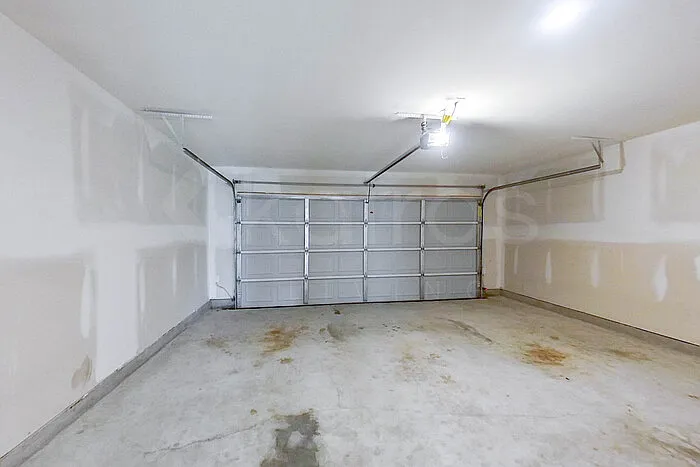 216 York Ln — Photo 17