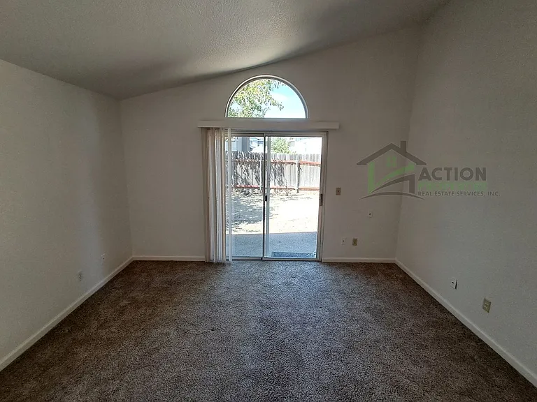 3835 Hunters Glen Pl — Photo 55