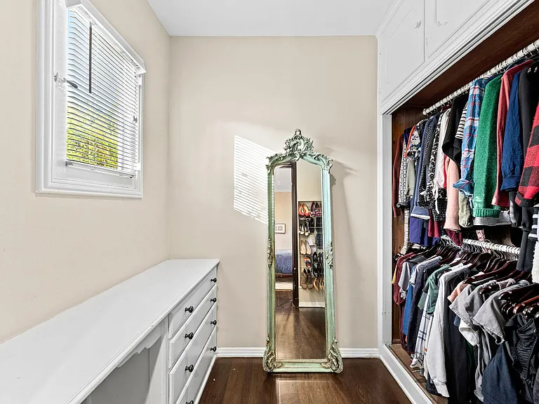 6160 San Vicente Blvd — Photo 11