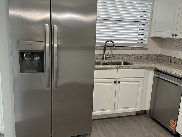 1290 SE Parkview Pl #A3 — Photo 15