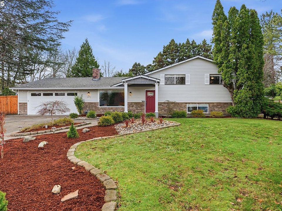 1st image of 1371 NE Barnes Ct