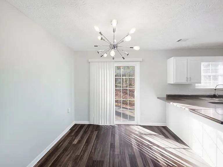5539 Pineridge Ct — Photo 11