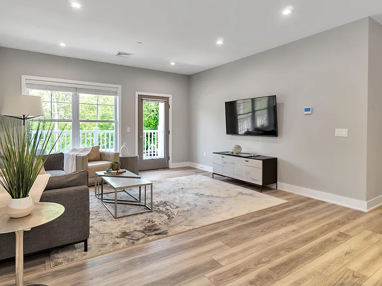 Hudson Commons — Photo 10