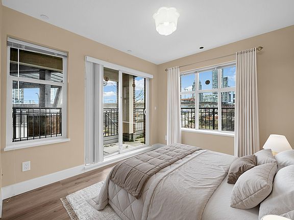 5th image of 4728 Brentwood Dr #104