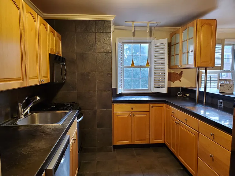2217 Washington Ave #201 — Photo 4