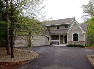 5685 Turtle Lake Rd, Shoreview, MN 55126