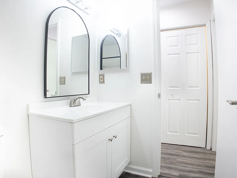 194 Parkbrook Cir — Photo 16