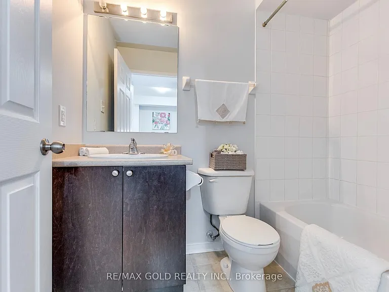 60 Fairwood Cir #88 — Photo 10