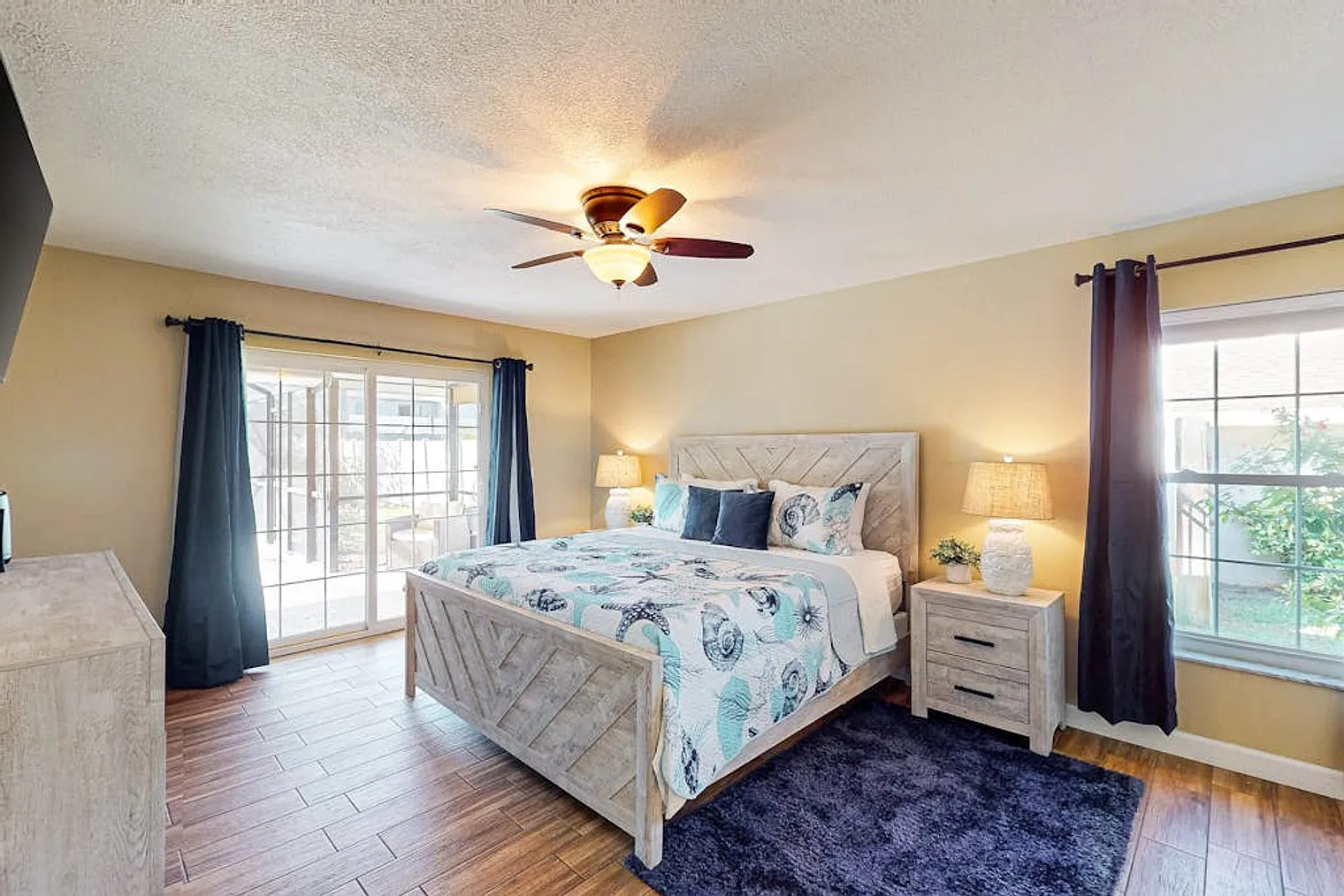 3 bed, 2.0 bath, 2163 sqft, $4,860 — Photo 3