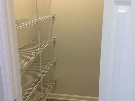 5th image of 498 Richmond Dr