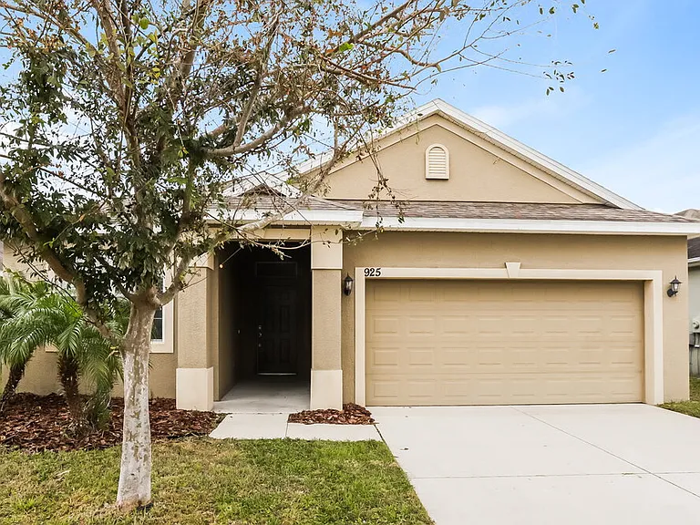 925 Krenson Woods Rd — Photo 1