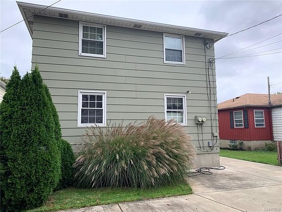 3rd image of 218 School St