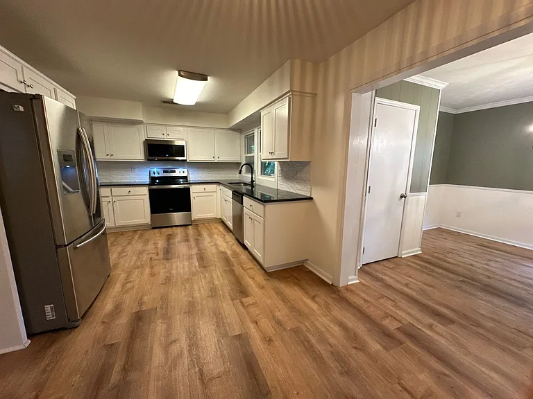 4624 Fairview Dr — Photo 12