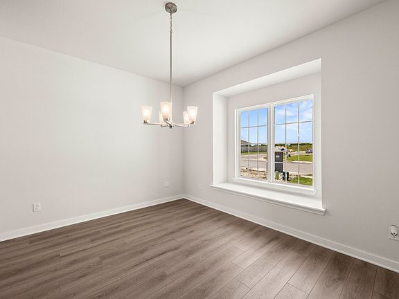 4th image of 304 Boatright Blvd