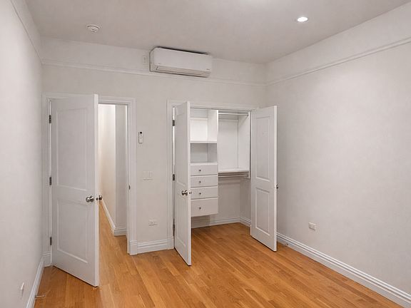 5th image of 11 W 74th St APT 4