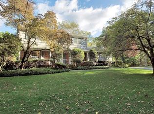 4 Saw Mill Rd, Cold Spring Harbor, NY 11724