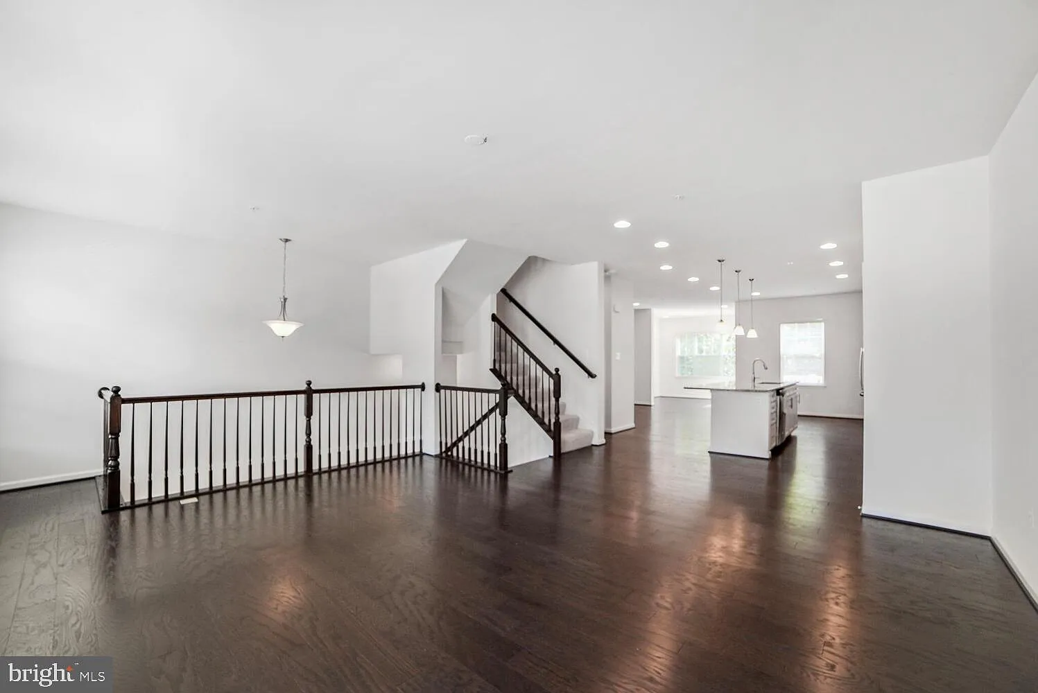 3 bed, 3.5 bath, 2972 sqft, $3,600 — Photo 3