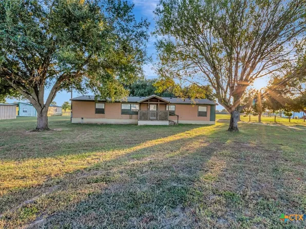 851 Haynes Rd, Victoria, TX 77904