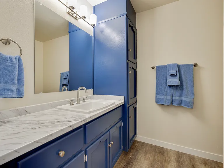 Lower Level
+3rd bathroom (half bathroom)