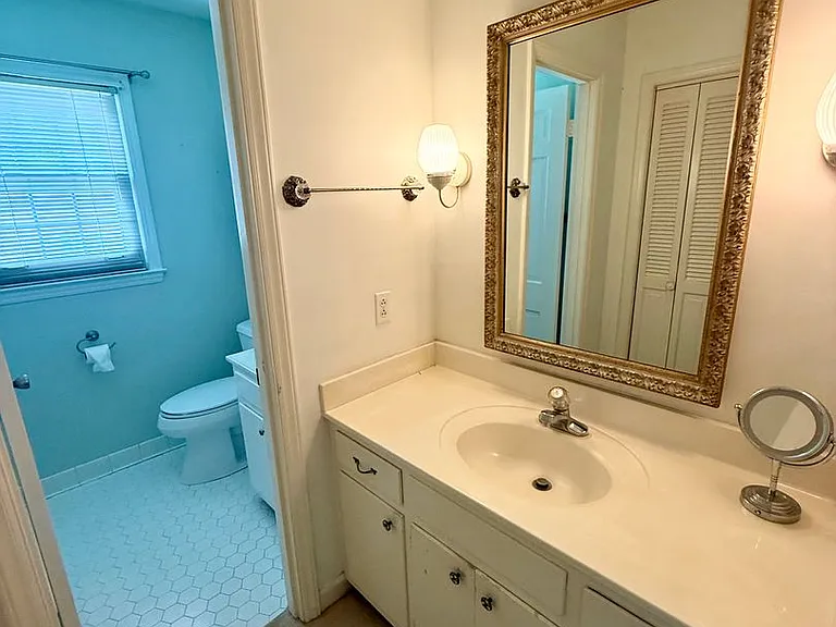 1225 Woodhaven Dr — Photo 9