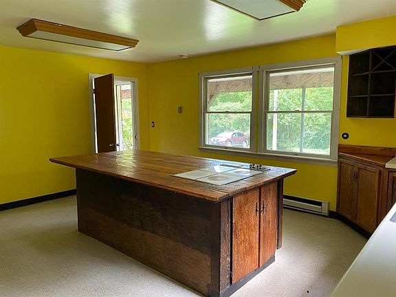 4th image of 641 Furnaceville Rd
