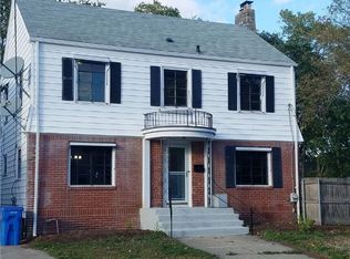 21 Lexington Ave, Cranston, RI 02910