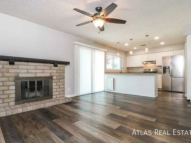 1323 W Rosemonte Dr — Photo 3