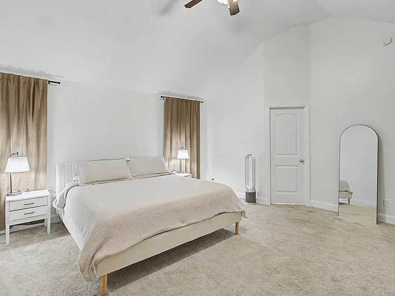 906 Rachel Ln — Photo 23