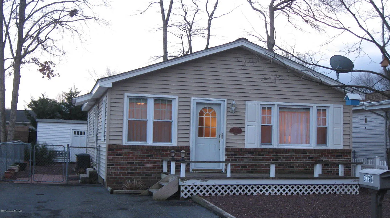 3130 Hiawatha Ave photo 1