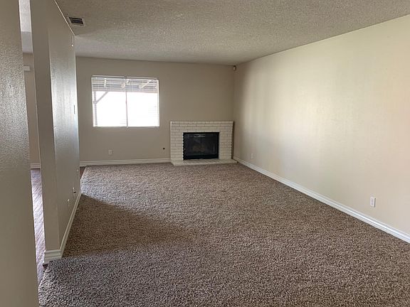 5th image of 14990 Carmel Dr