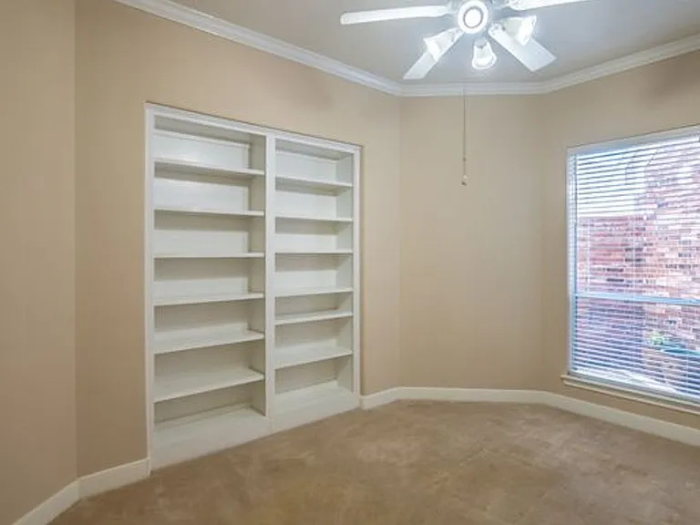 5019 Shining Creek Ct — Photo 46