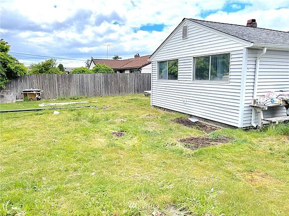5th image of 4404 Hayden St SW