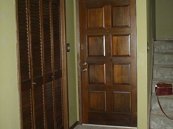 Entryway with closet