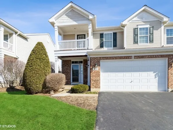 621 Nelson Ct, Geneva, IL 60134