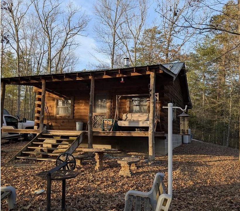 1st image of 422 Cabin Hollow Ln