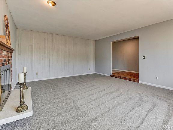 5th image of 8122 53rd Dr NE