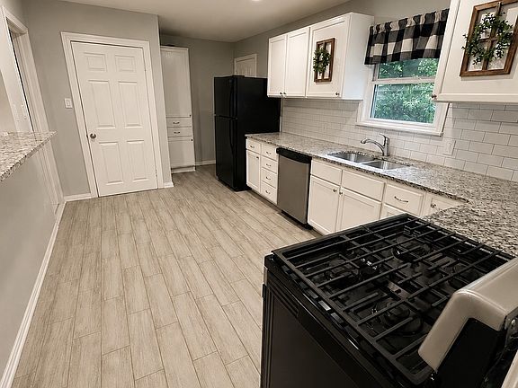 5th image of 1806 Austin Dr