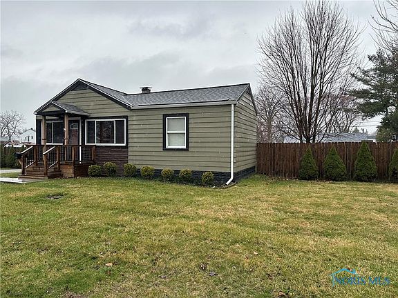 2nd image of 420 Venice Dr